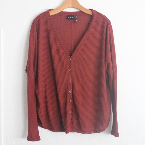 OUT FROM UNDER OVERSIZED THERMAL BUTTON-FRONT TOP - Picture 5 of 12